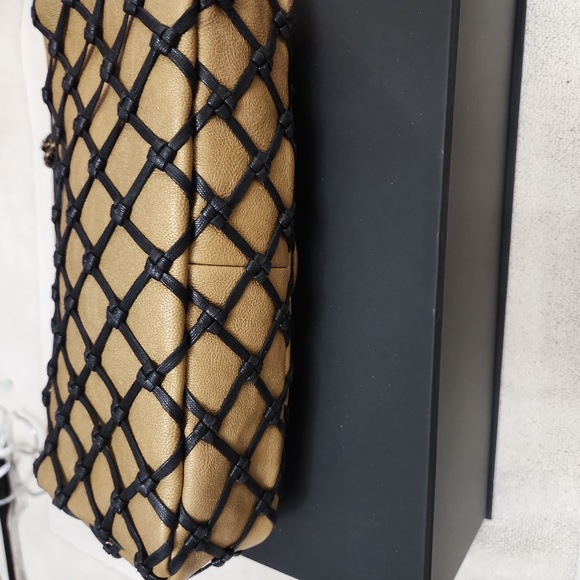 Chanel hand bag - Picture 3 of 10